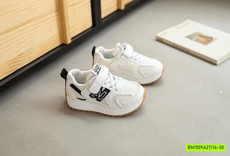 GIÀY THỂ THAO CHỮ N SZ NHÍ