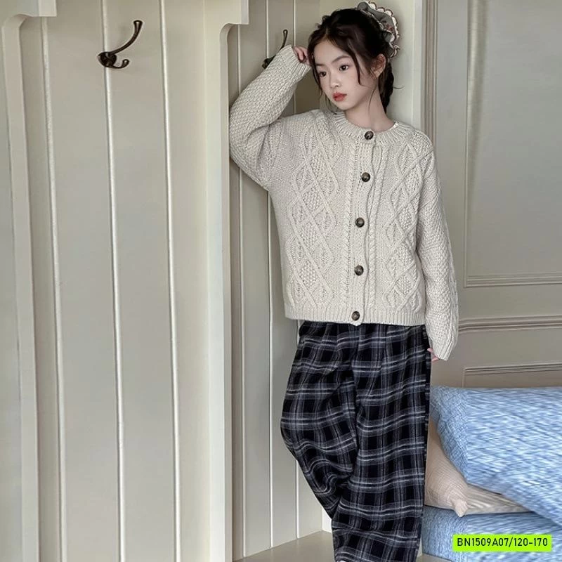 KHOÁC LEN VẶN THỪNG MIX QUẦN CARO SZ ĐẠI