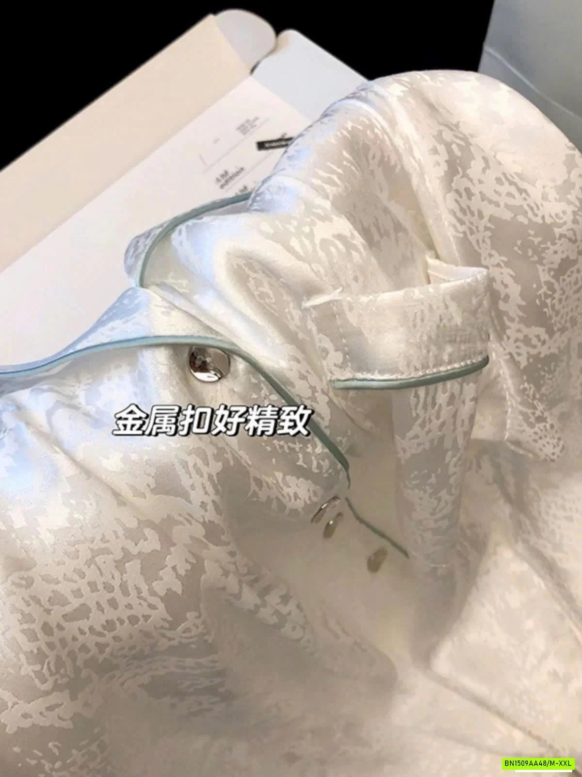 PIZAMA TRẮNG CỘC NHÁM