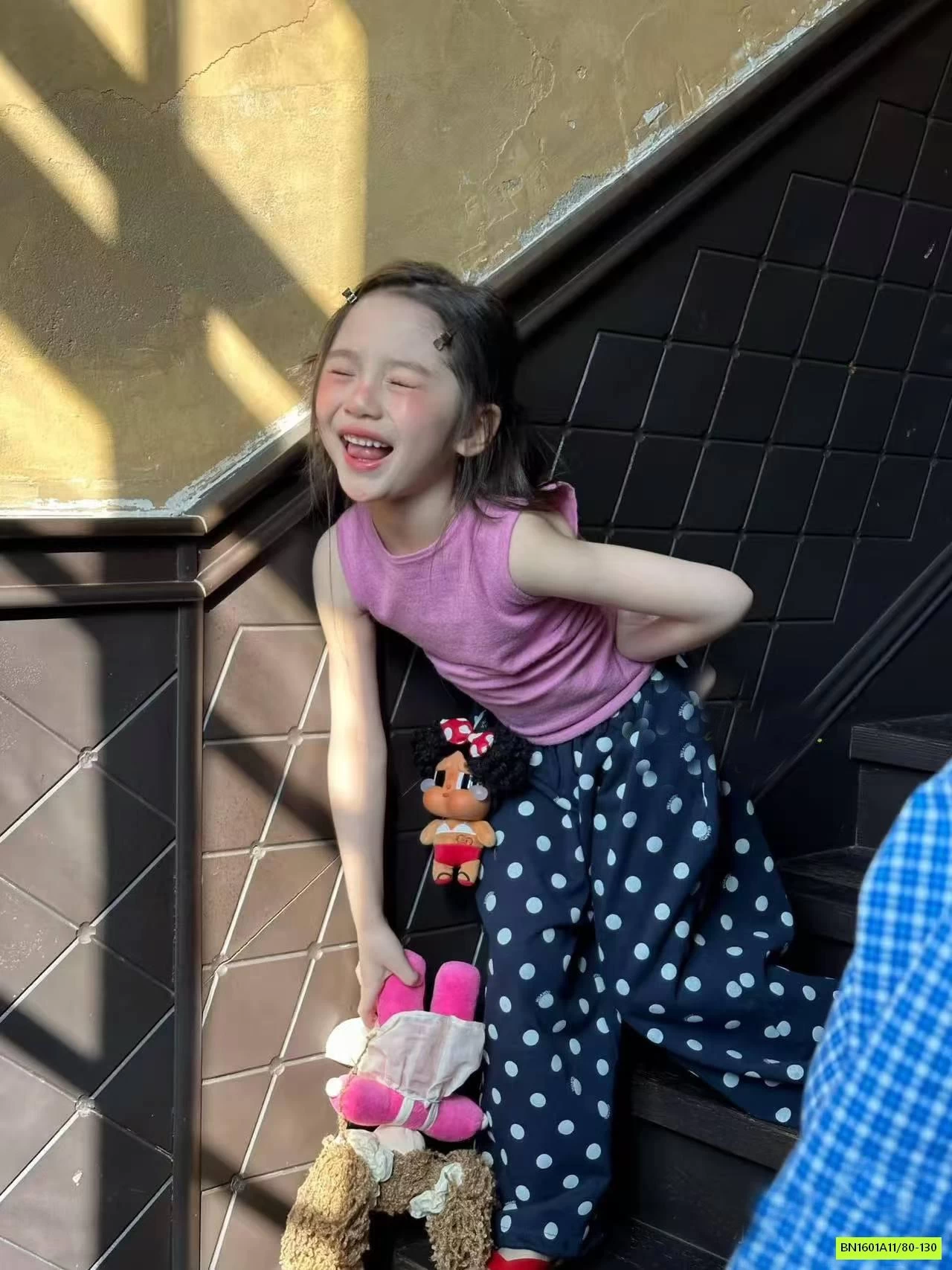 MONTOGHI HỒNG SÁT NÁCH MIX QUẦN CHẤM BI