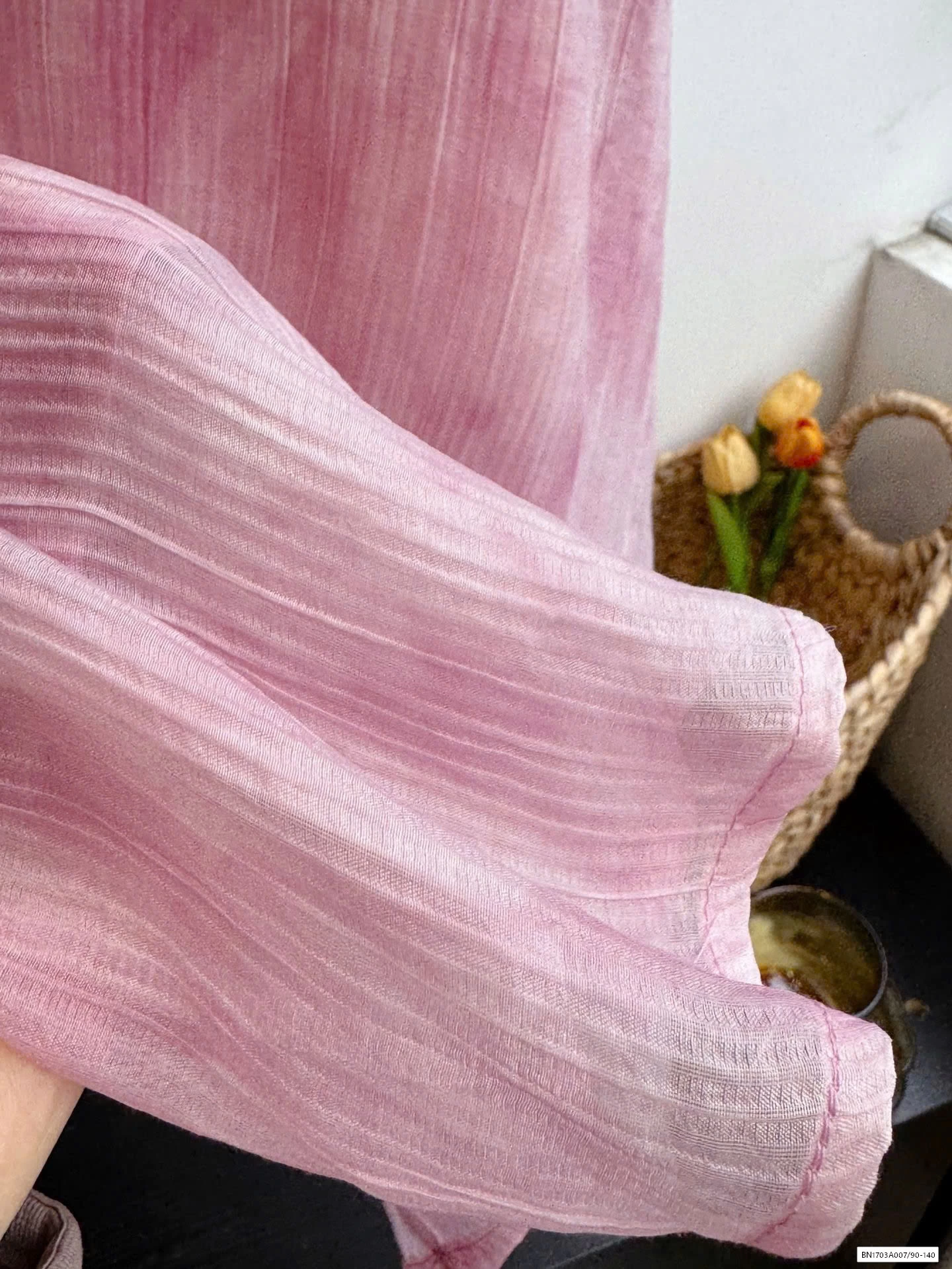 ĐẦM CỔ YẾM GẮN HOA HỒNG