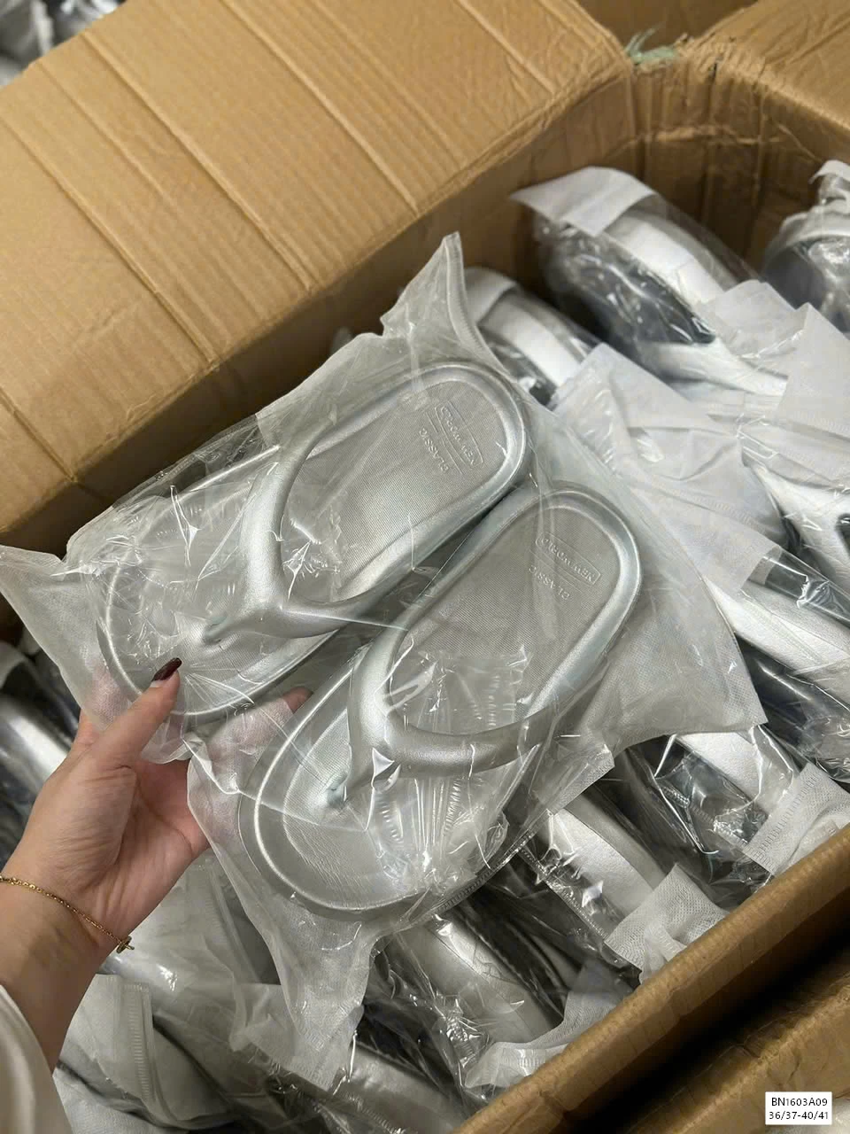 TÔNG TRƠN MÀU EVA