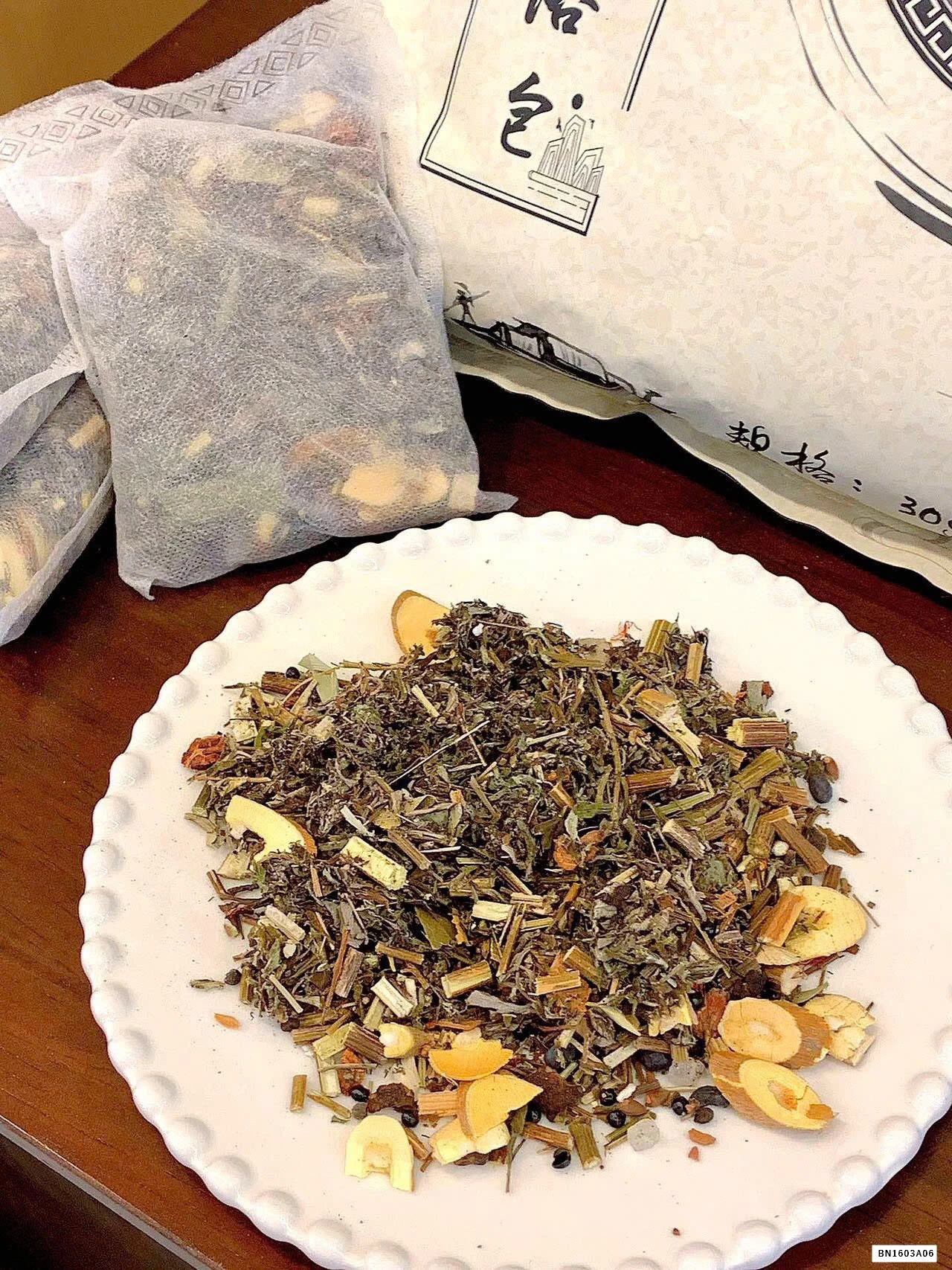 TÚI THẢO DƯỢC NGÂM CHÂN ĐÔNG Y