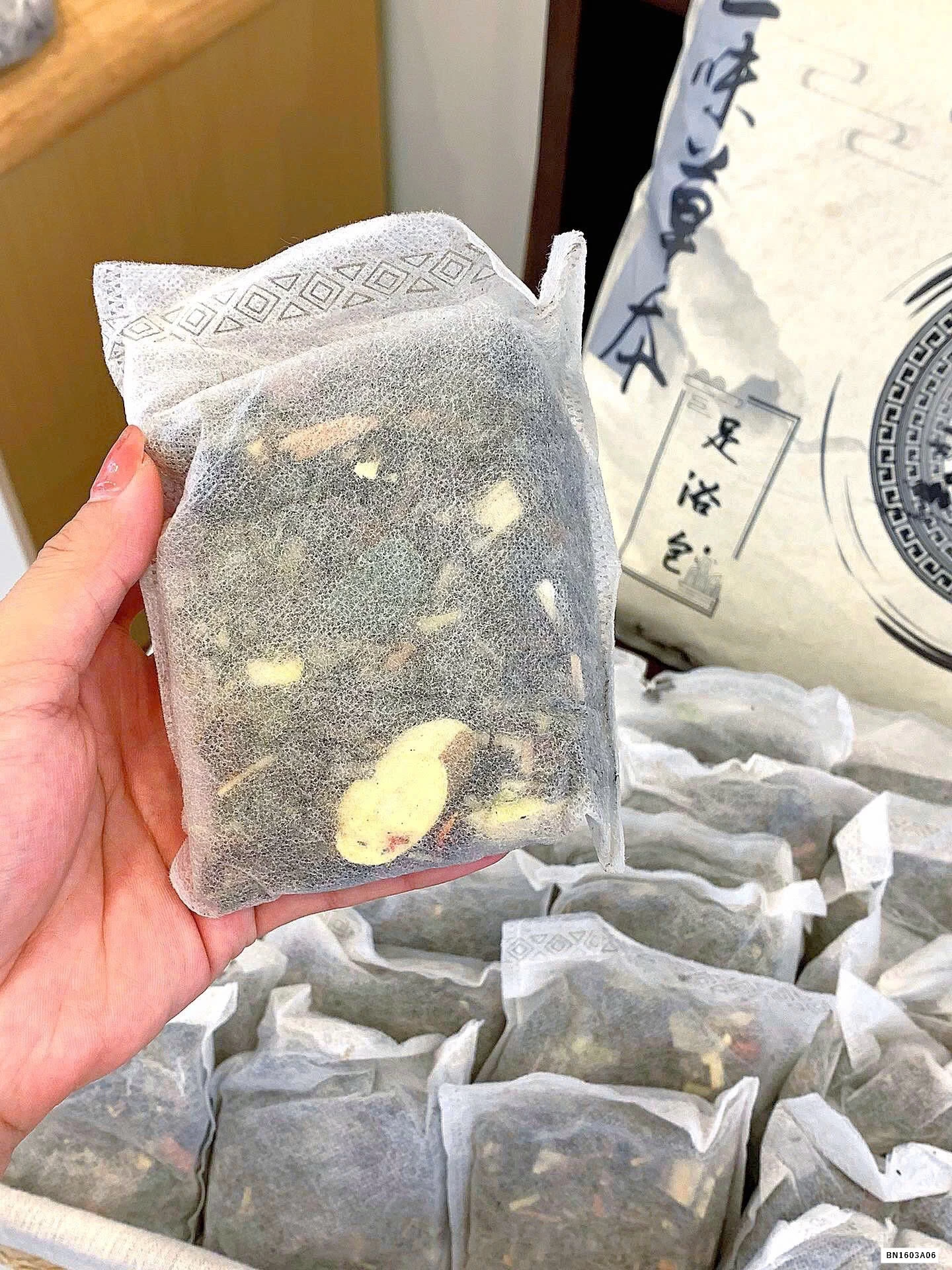 TÚI THẢO DƯỢC NGÂM CHÂN ĐÔNG Y