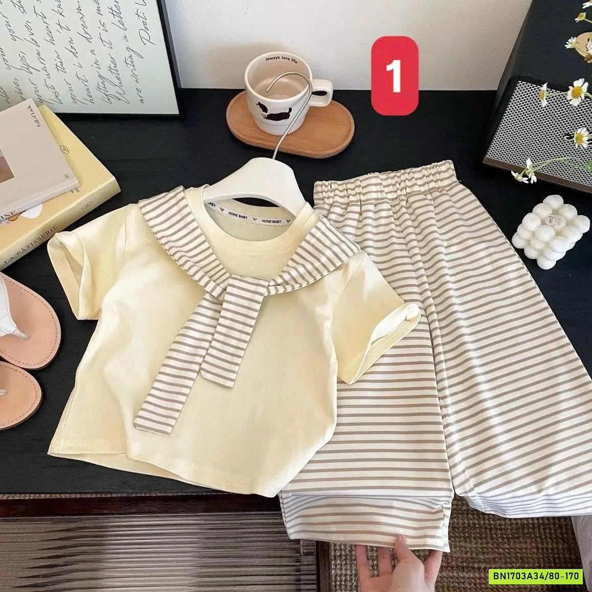 BỘ ÁO THUN KHĂN QUÀNG MIX QUẦN SUÔNG