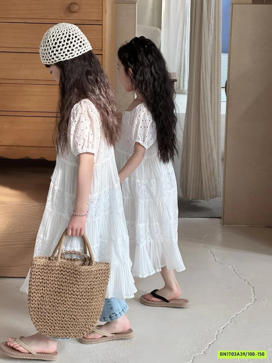 ĐẦM TRẮNG ĐUÔI CÁ NÀNG THƠ