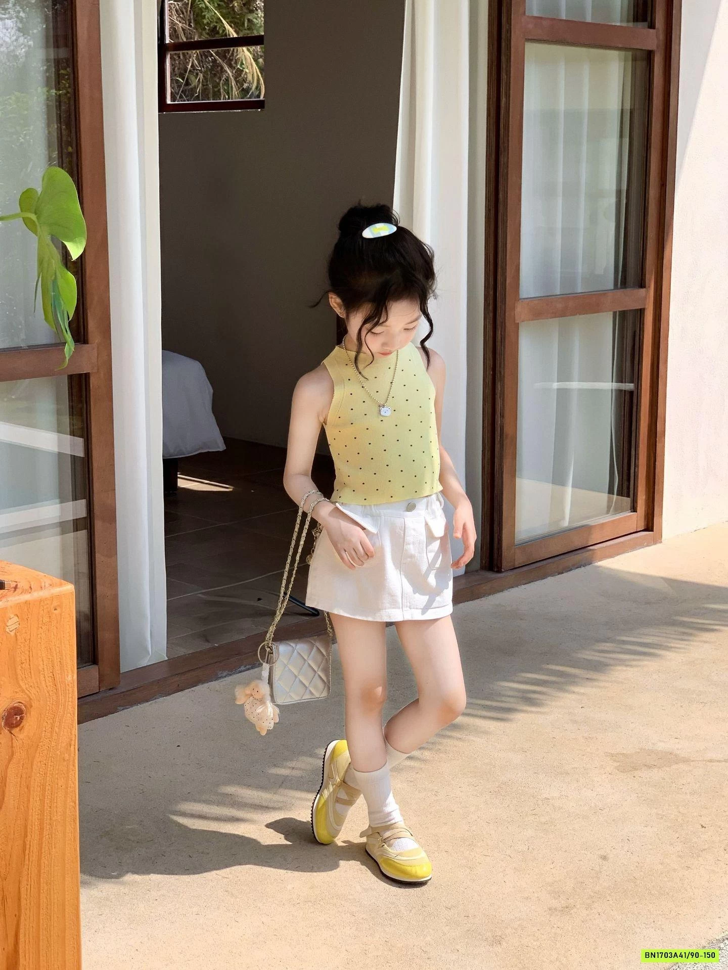 ÁO YẾM CHẤM BI MIX CV TRẮNG