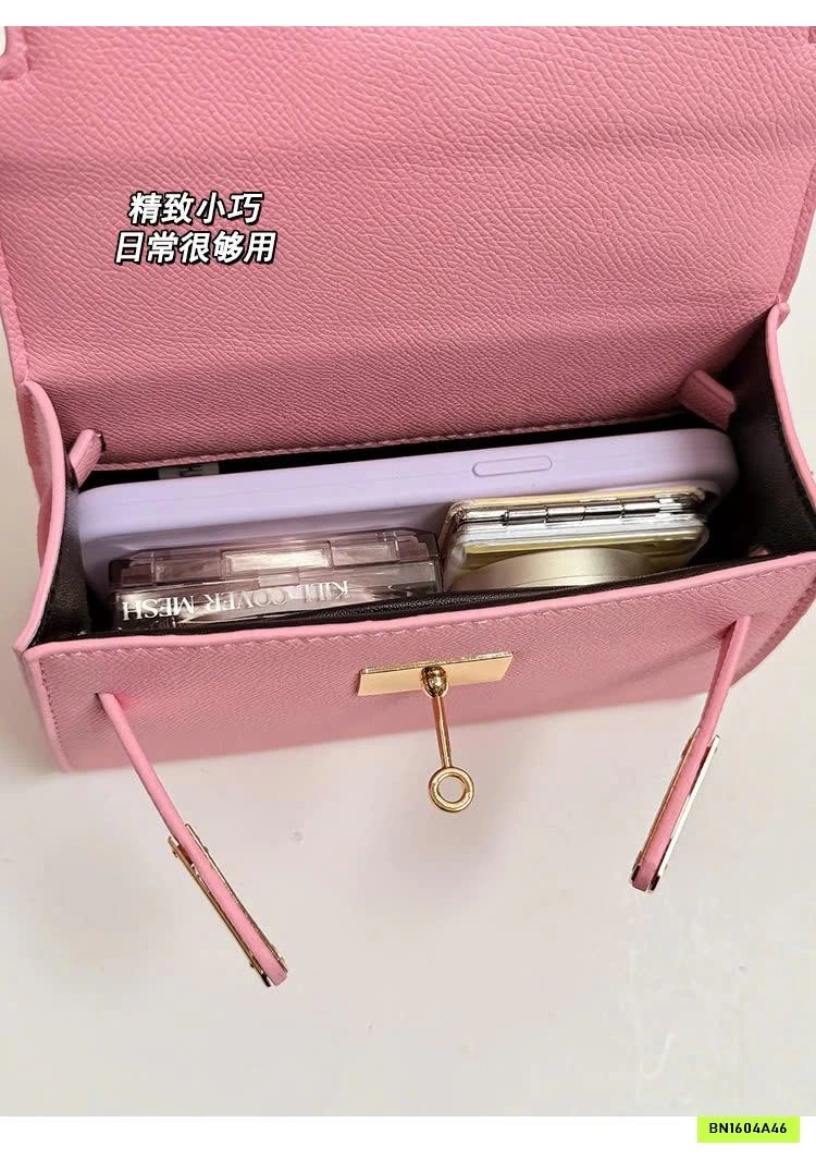 TÚI XÁCH KÈM CHARM NGỰA