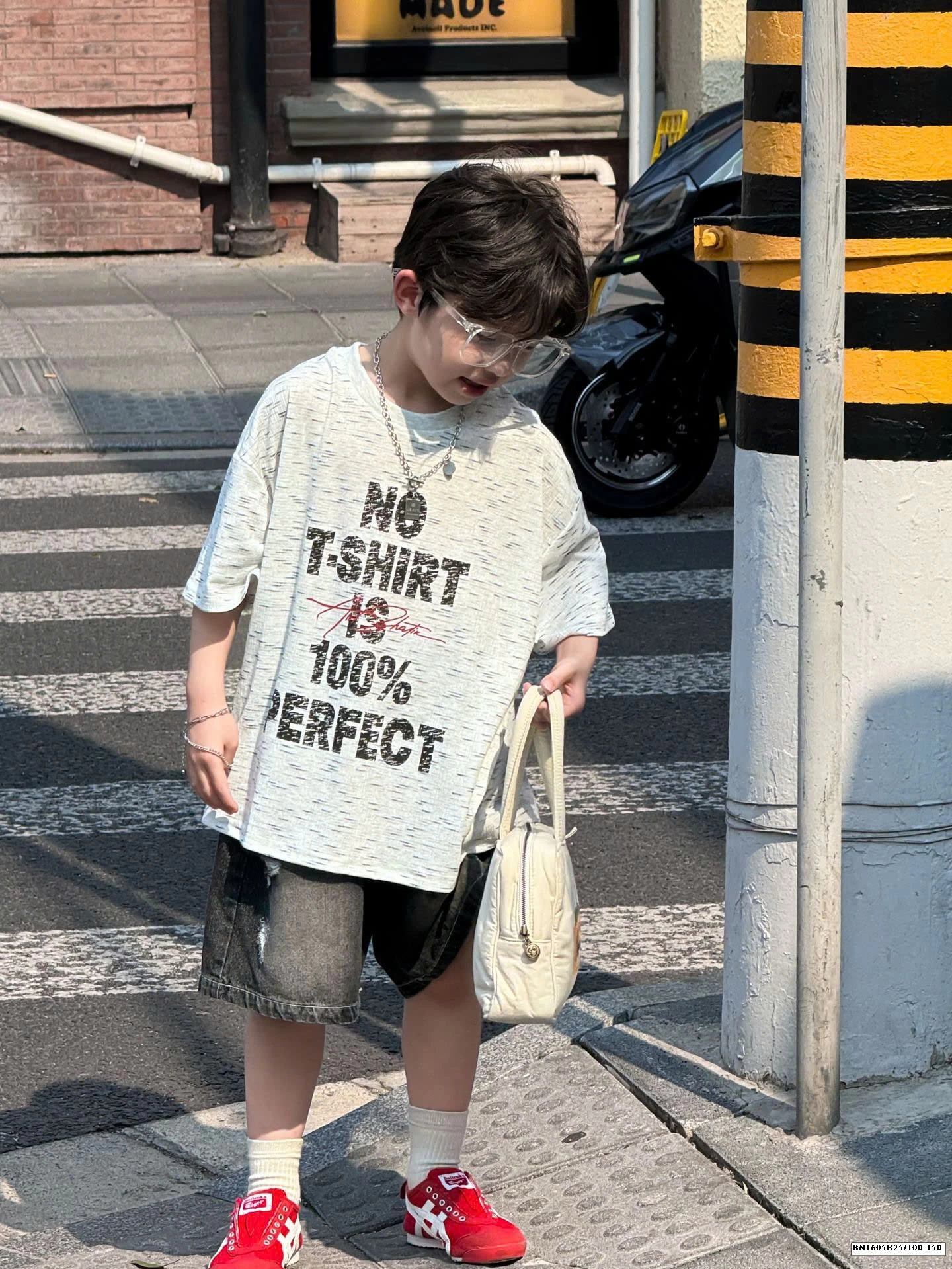 ÁO THUN CHỮ THỜI TRANG