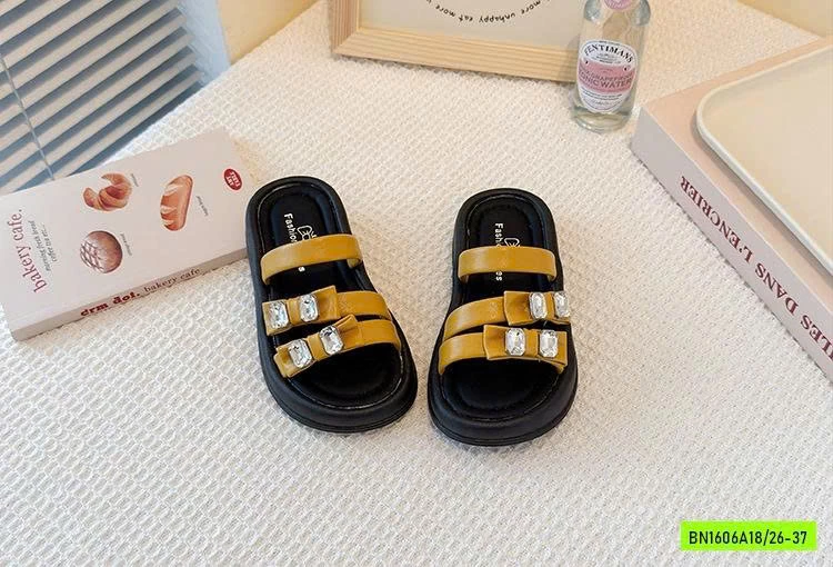 DÉP LÊ 3 QUAI GẮN ĐÁ