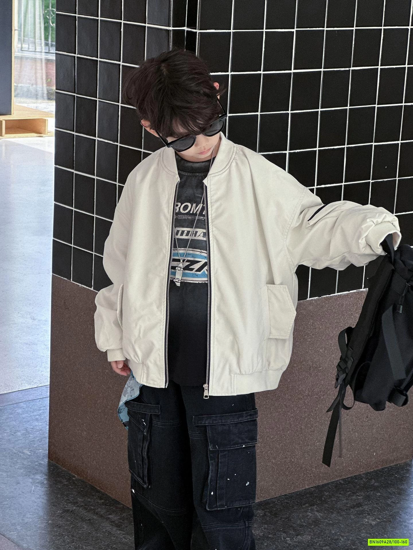 KHOÁC BOMBER KHÓA TAY CÁ TÍNH