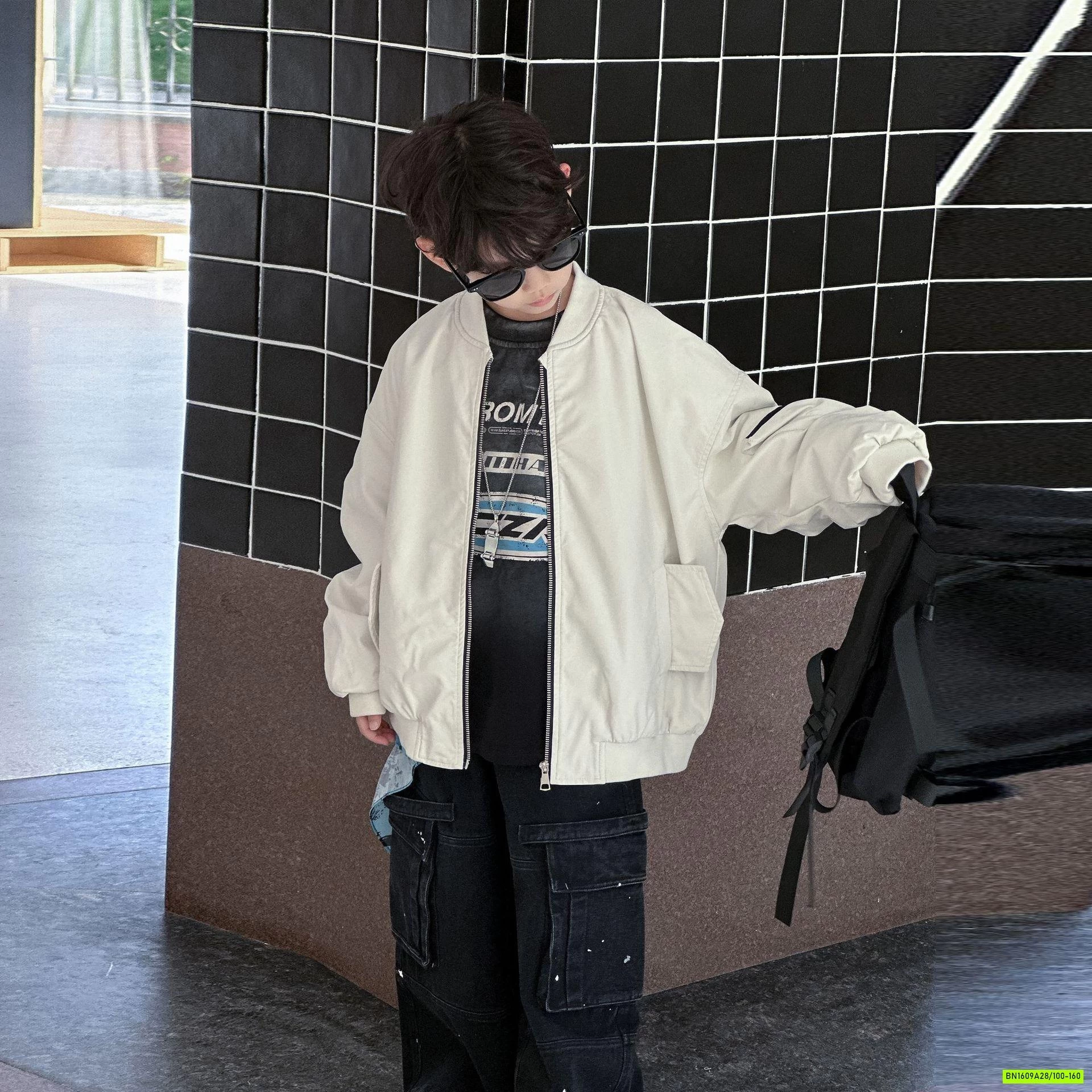 KHOÁC BOMBER KHÓA TAY CÁ TÍNH