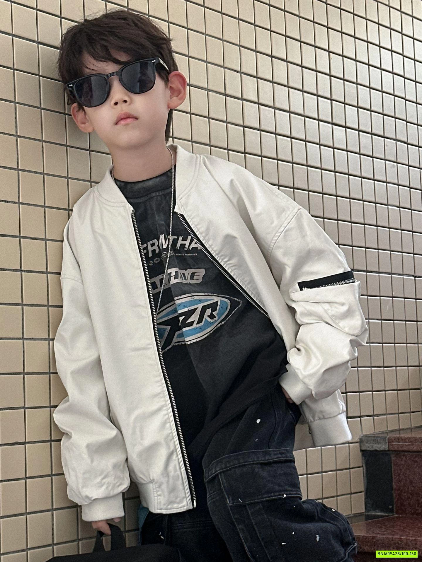 KHOÁC BOMBER KHÓA TAY CÁ TÍNH