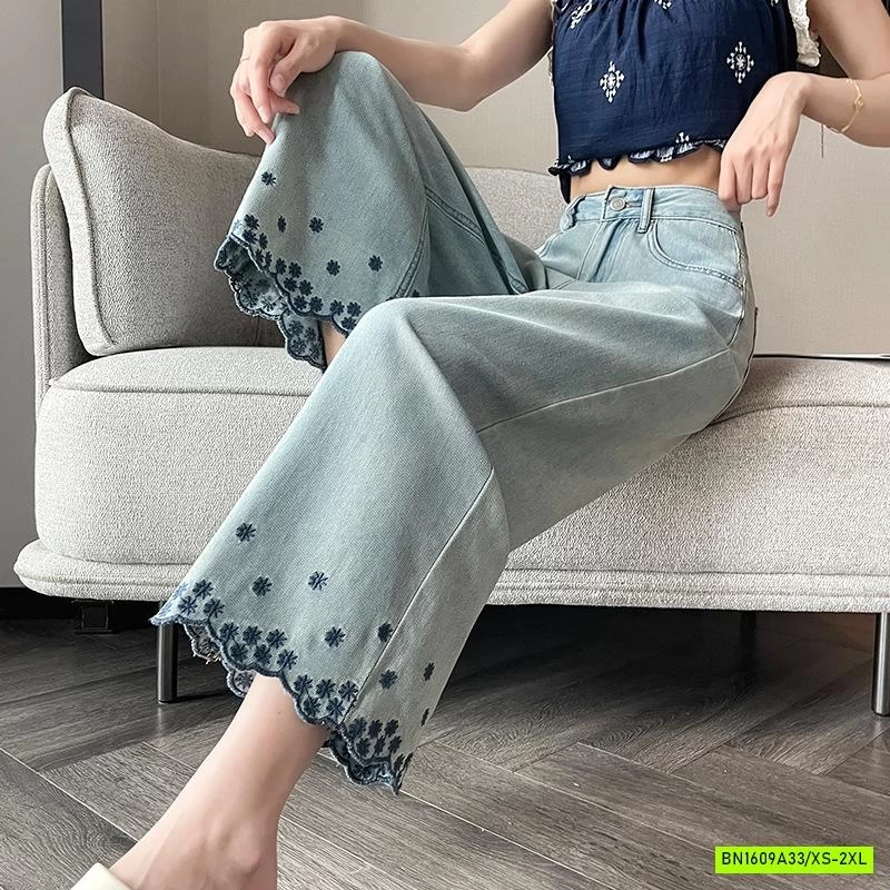 JEANS SUÔNG GẤU THÊU HOA