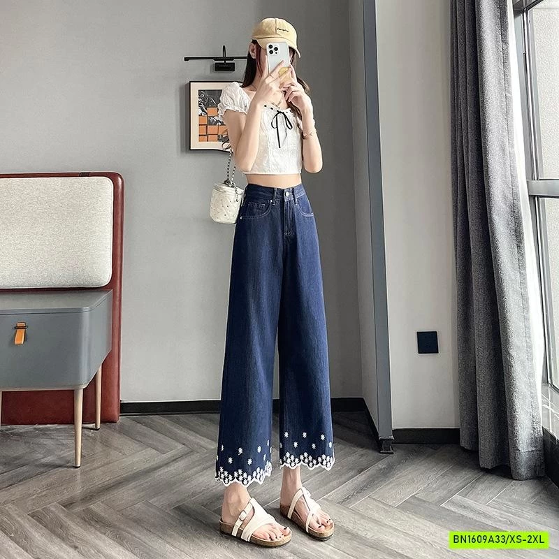 JEANS SUÔNG GẤU THÊU HOA