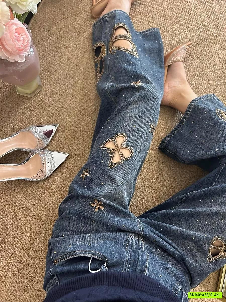 QUẦN JEANS SUÔNG THÊU BƯỚM