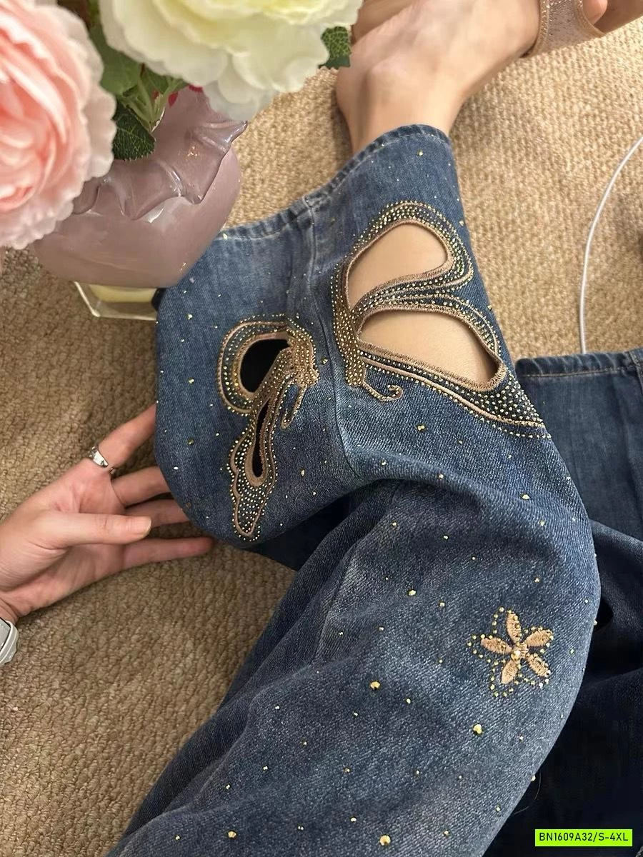 QUẦN JEANS SUÔNG THÊU BƯỚM