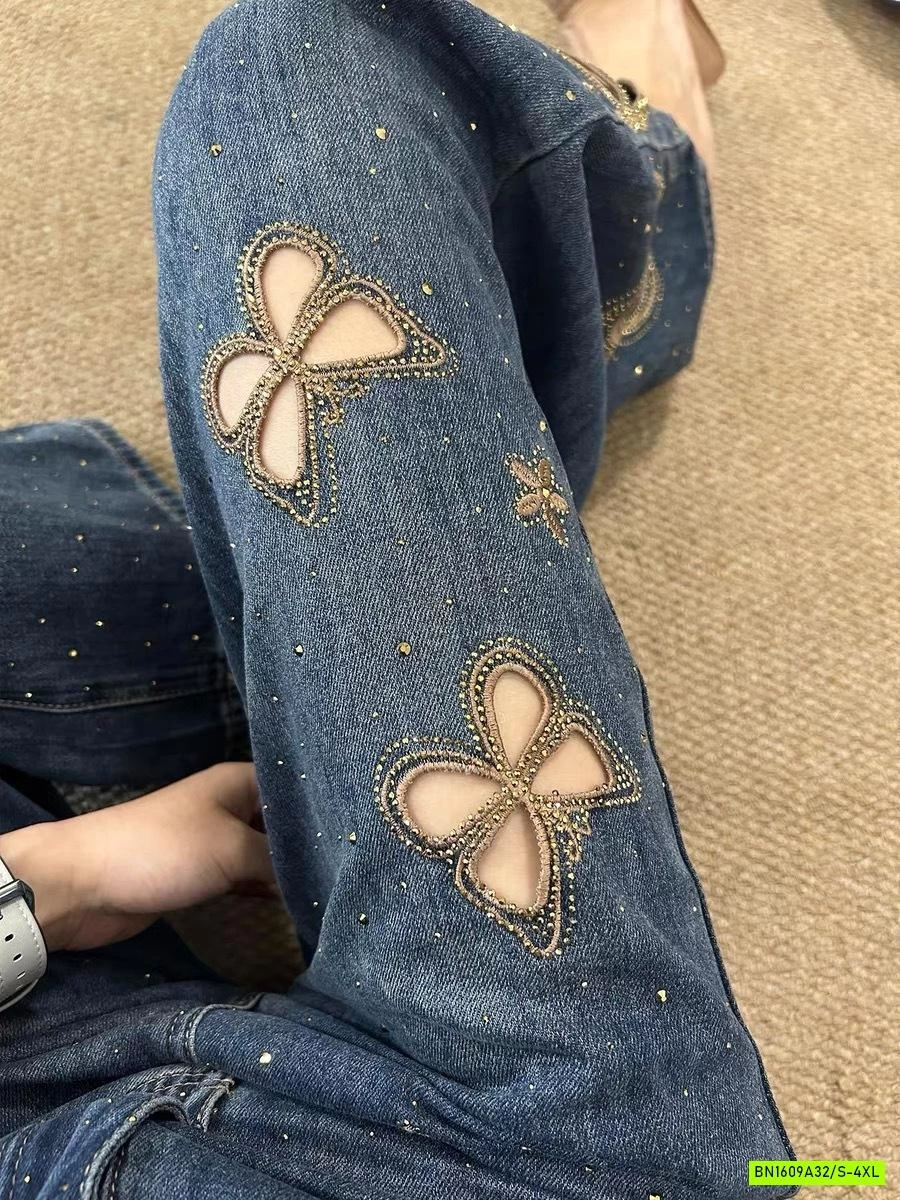 QUẦN JEANS SUÔNG THÊU BƯỚM