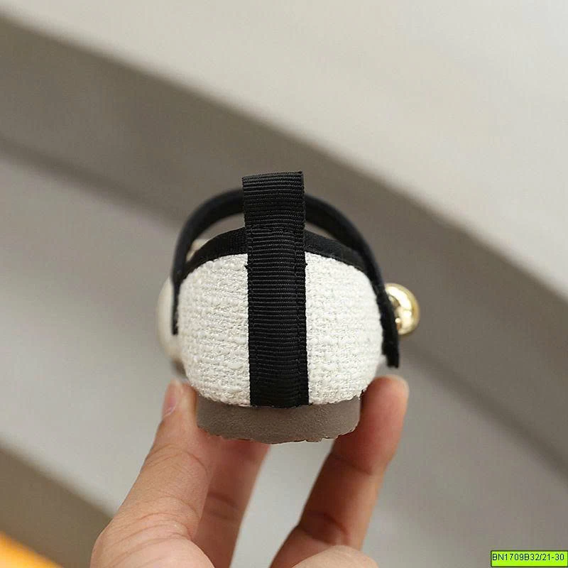 HÀI NƠ QUAI DÁN SZ NHÍ CHO CÔNG CHÚA NHỎ