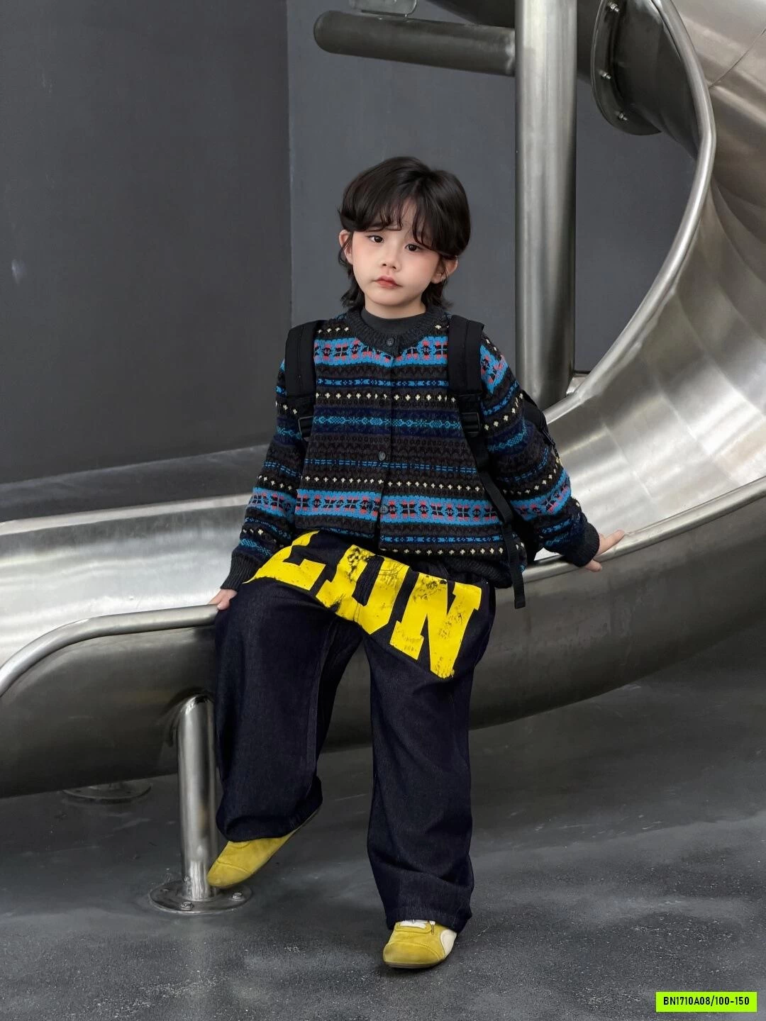 DENIM IN CHỮ VÀNG ĐỘC LẠ