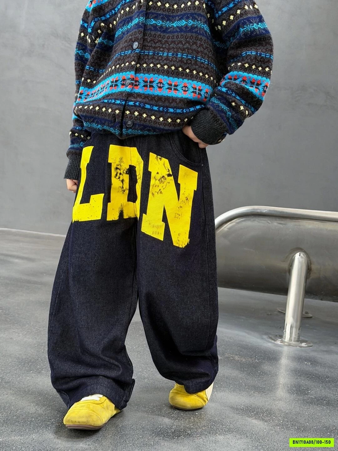 DENIM IN CHỮ VÀNG ĐỘC LẠ