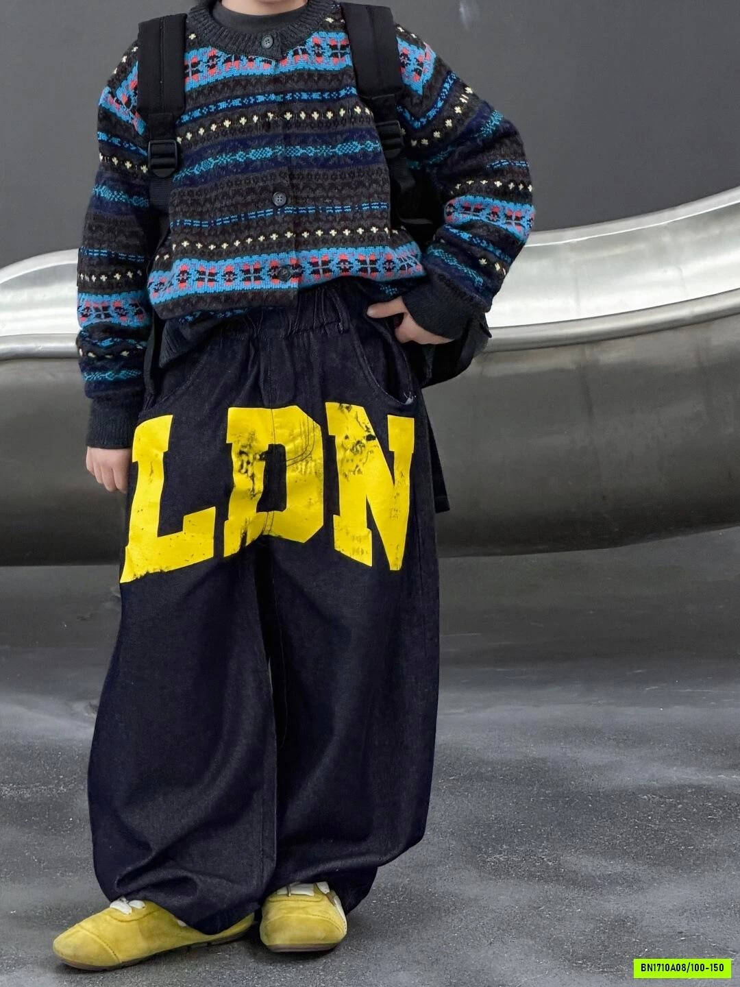 DENIM IN CHỮ VÀNG ĐỘC LẠ