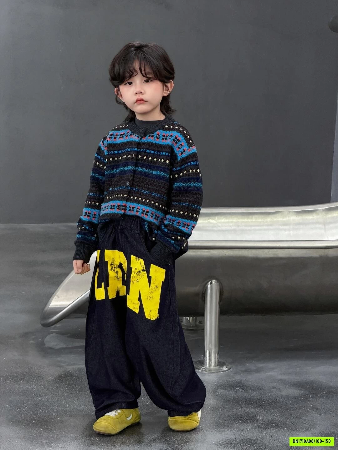 DENIM IN CHỮ VÀNG ĐỘC LẠ