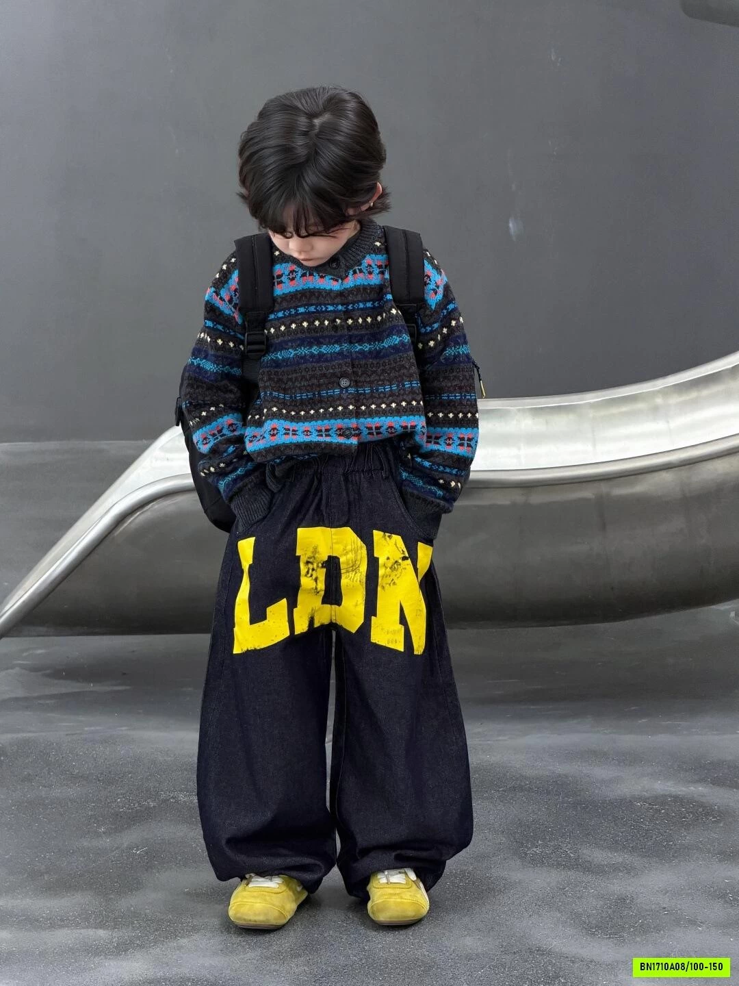 DENIM IN CHỮ VÀNG ĐỘC LẠ