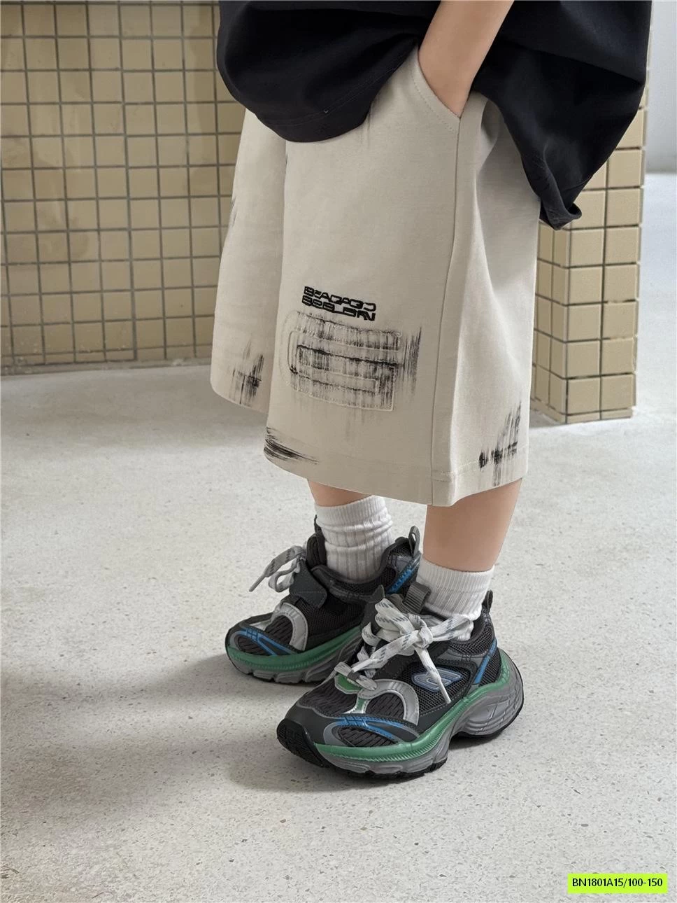 SHORT THÊU VÁ CHỮ SNIDOLS