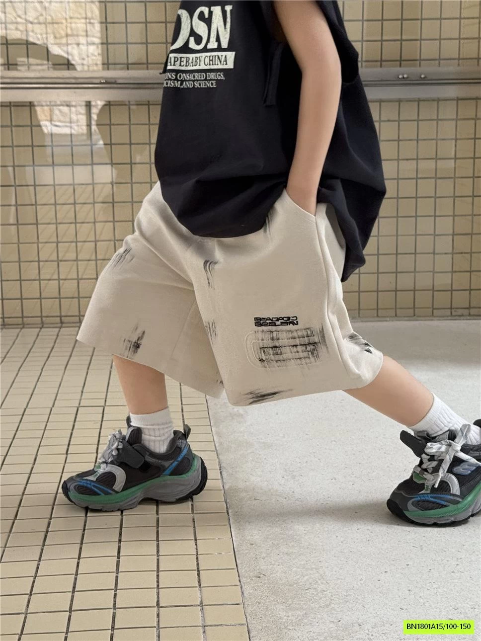 SHORT THÊU VÁ CHỮ SNIDOLS