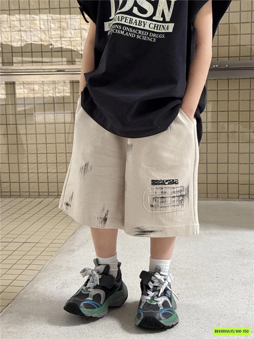 SHORT THÊU VÁ CHỮ SNIDOLS