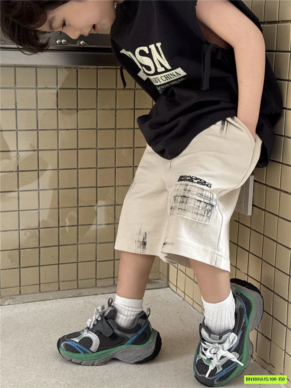 SHORT THÊU VÁ CHỮ SNIDOLS