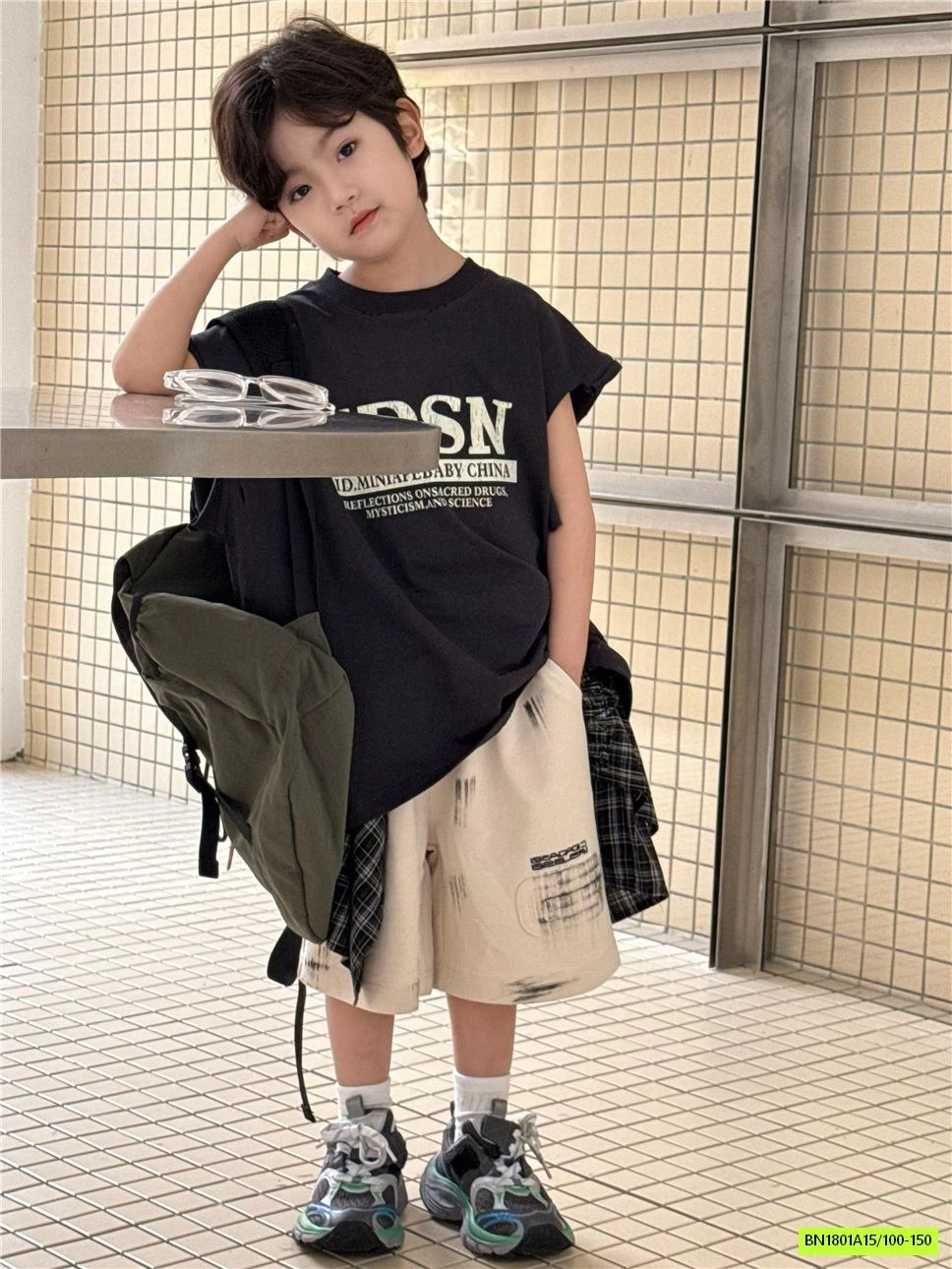 SHORT THÊU VÁ CHỮ SNIDOLS