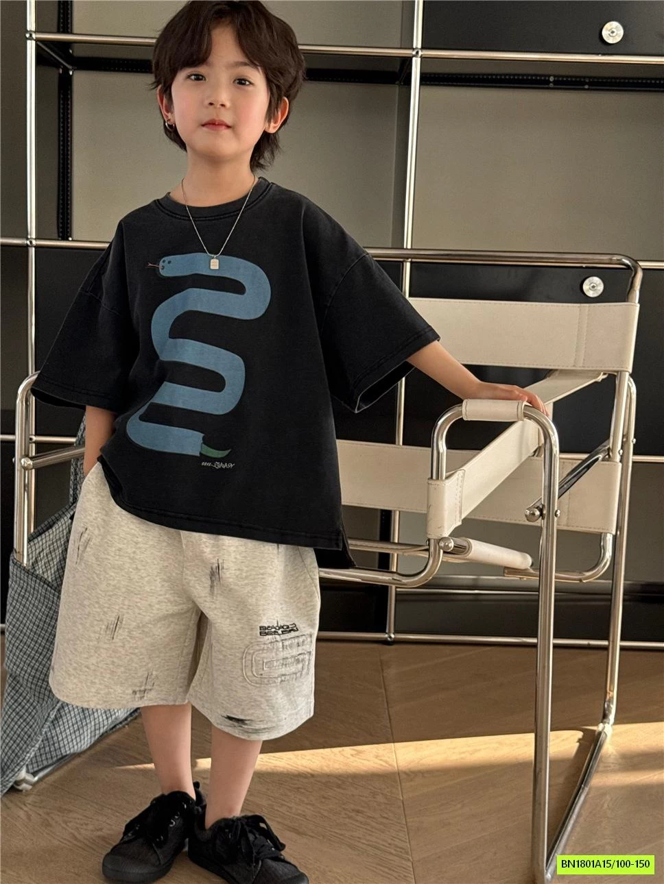 SHORT THÊU VÁ CHỮ SNIDOLS