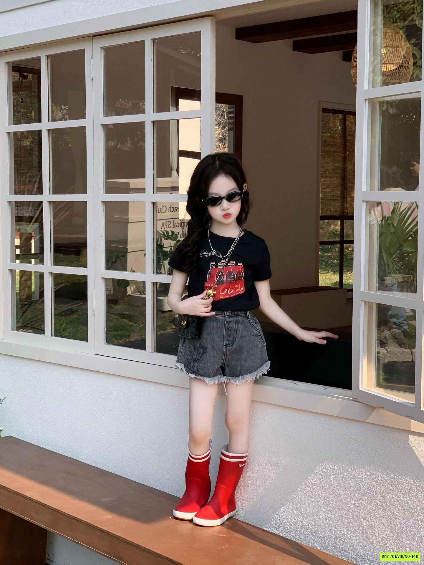 ÁO ĐEN COCA MIX SHORT JEANS TUA GẤU