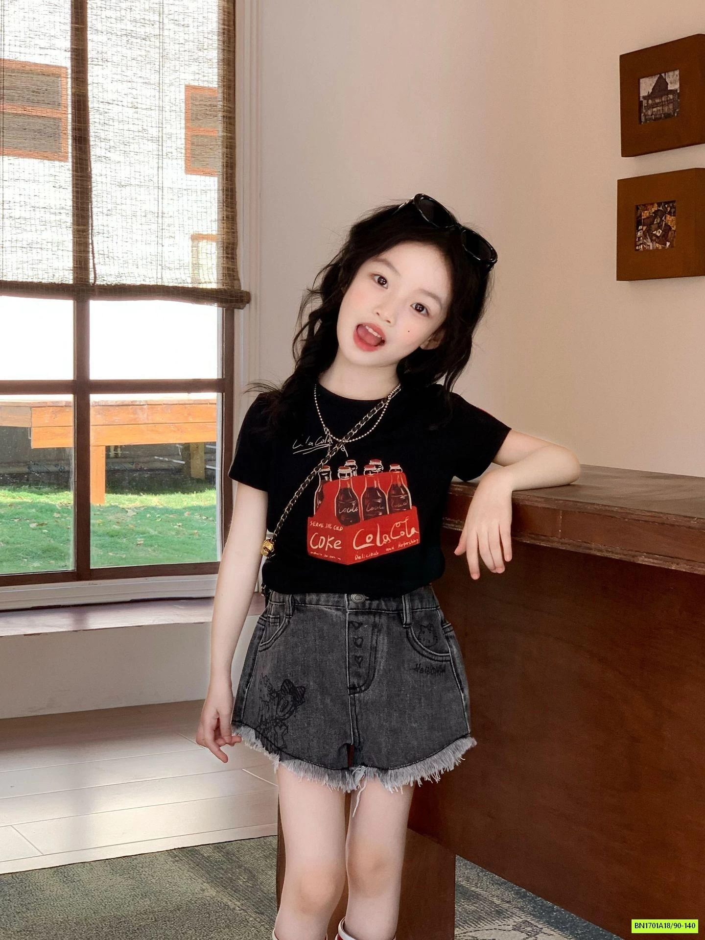 ÁO ĐEN COCA MIX SHORT JEANS TUA GẤU