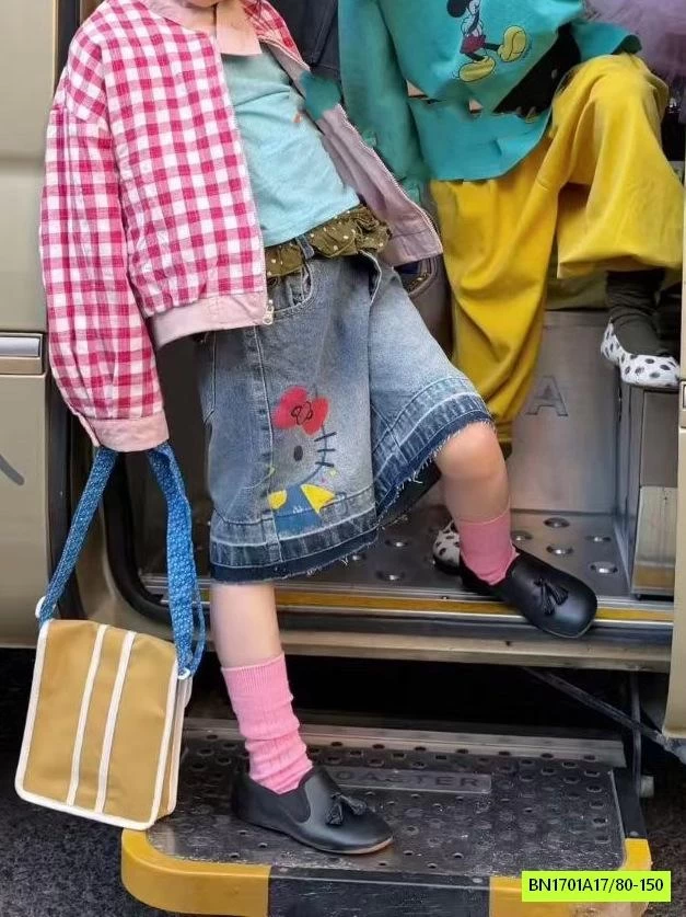 SHERT JEANS KITTY TUA GẤU