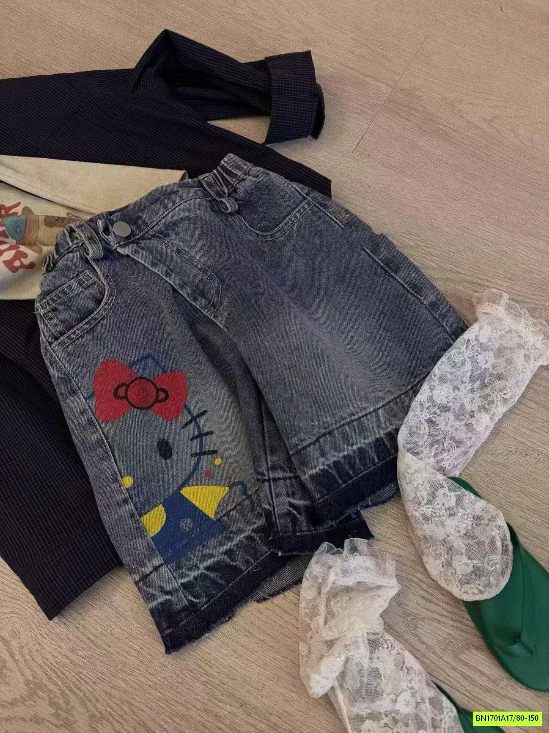 SHERT JEANS KITTY TUA GẤU