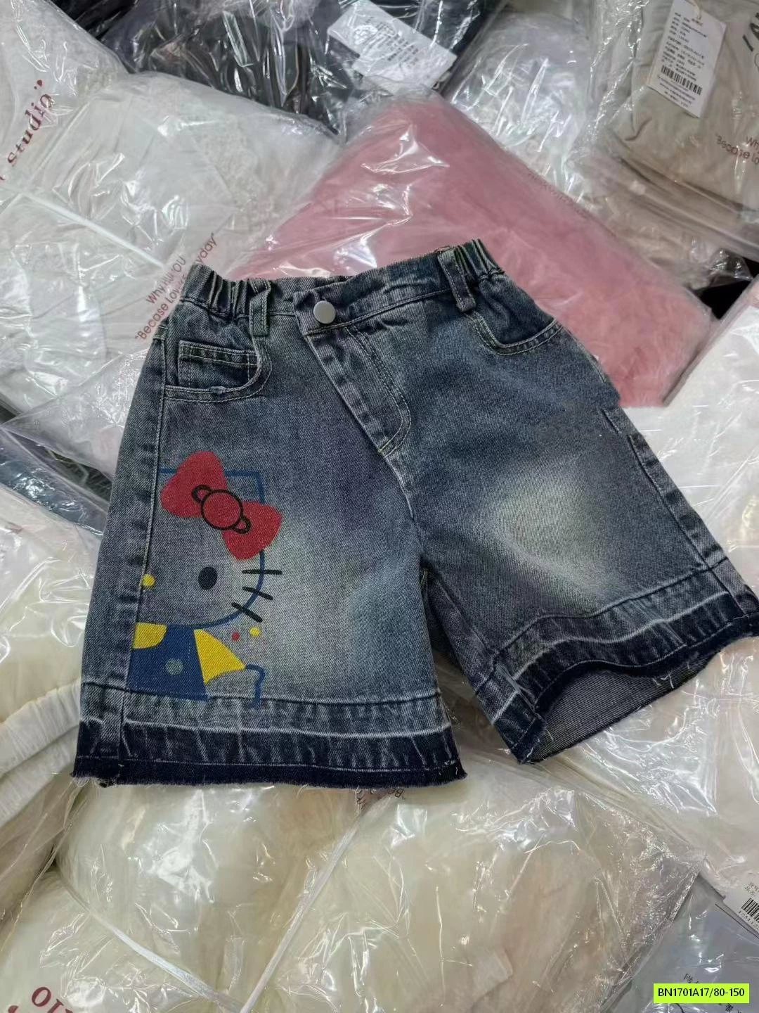 SHERT JEANS KITTY TUA GẤU