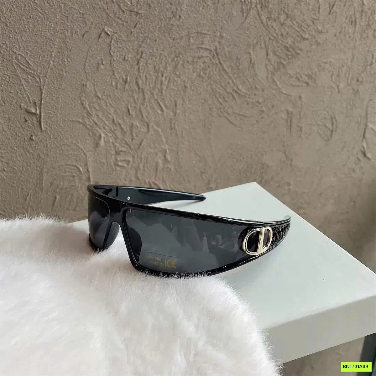 KÍNH THỜI TRANG BẢN TO CHẮN GIÓ CHO BÉ