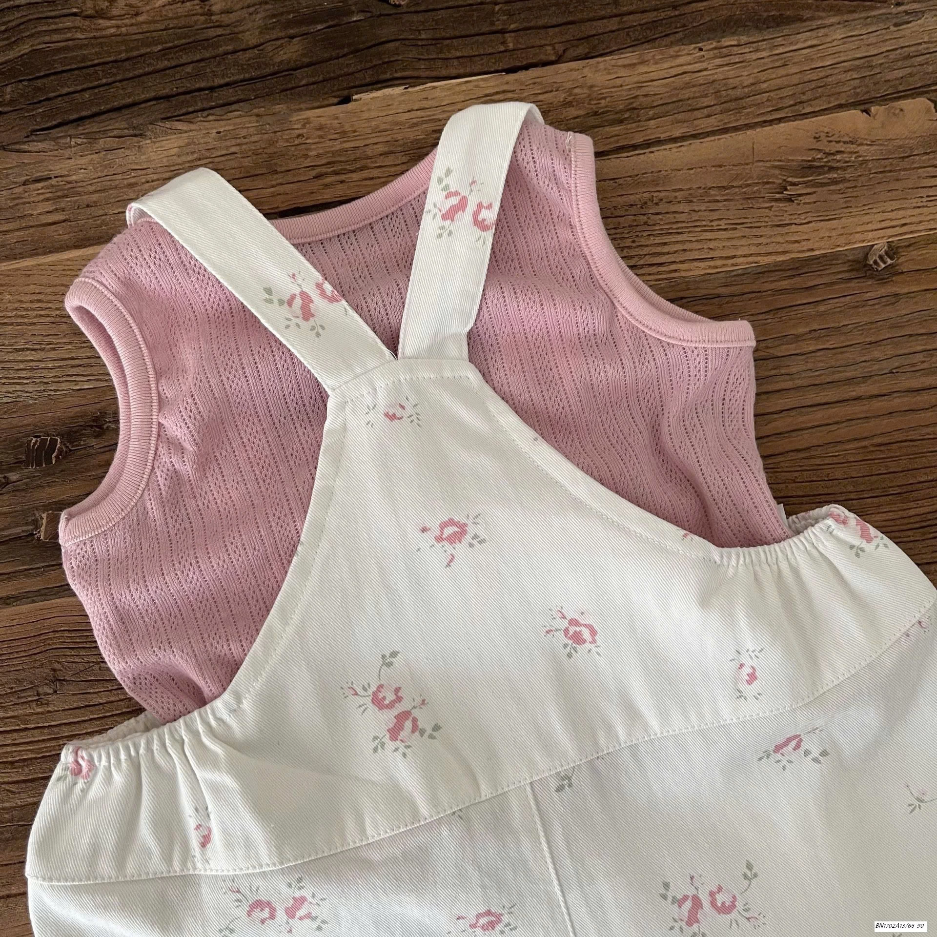 SÉT YẾM THỎ ÁO HỒNG