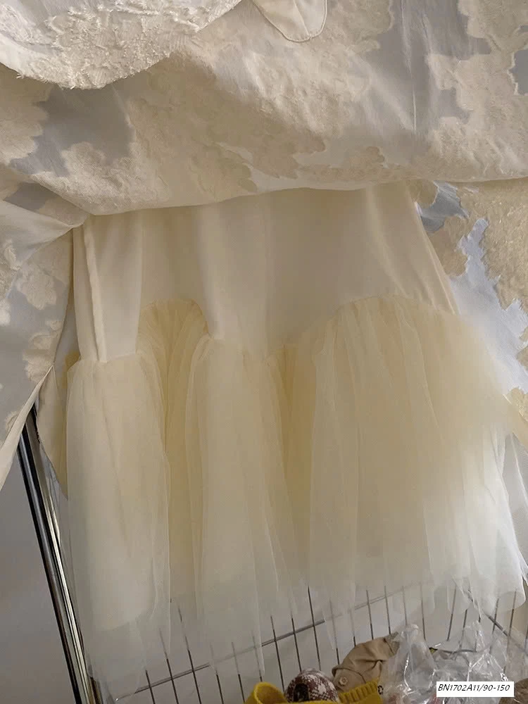 ĐẦM YẾM THÊU PHỐI VOAN