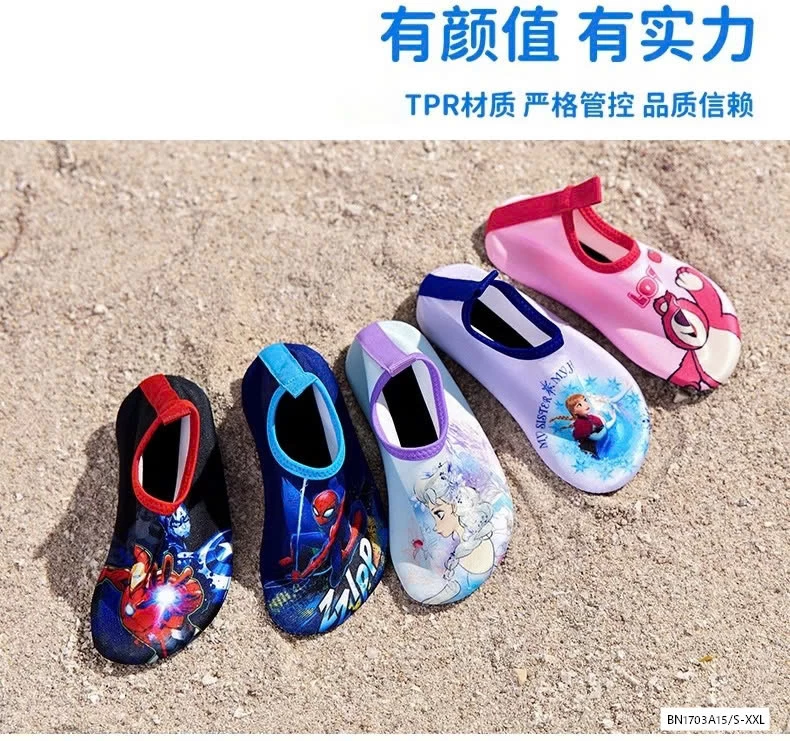 GIÀY ĐI BIỂN DISNEY