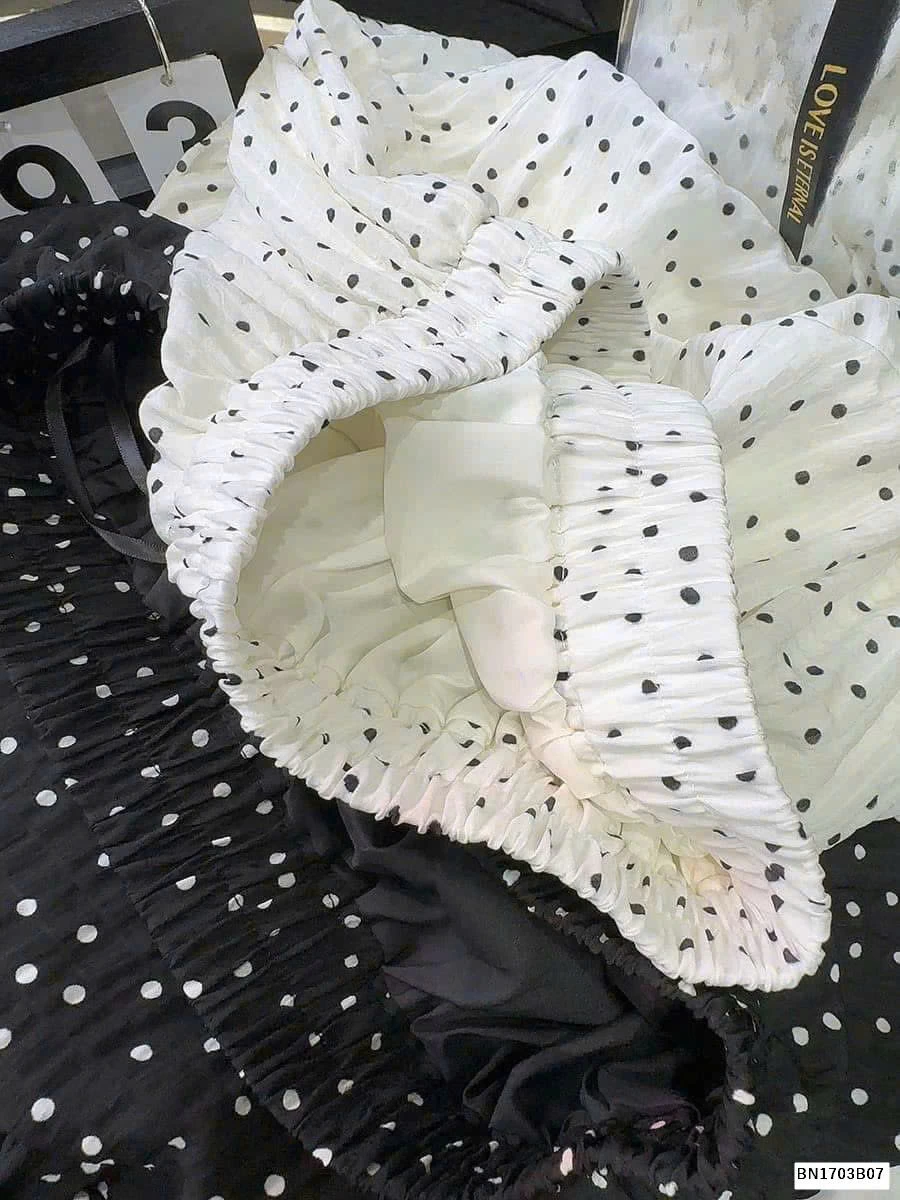 CHÂN VÁY CHẤM BI TQXK