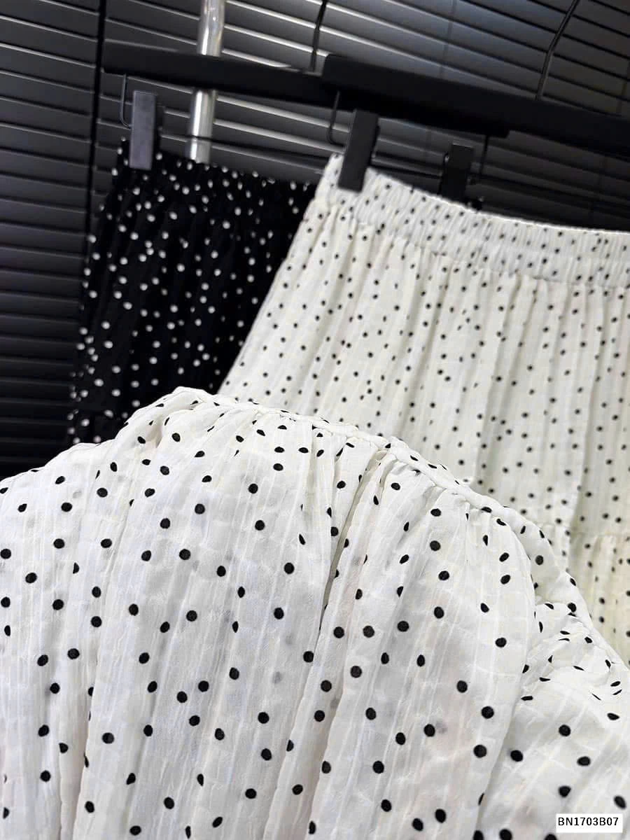 CHÂN VÁY CHẤM BI TQXK