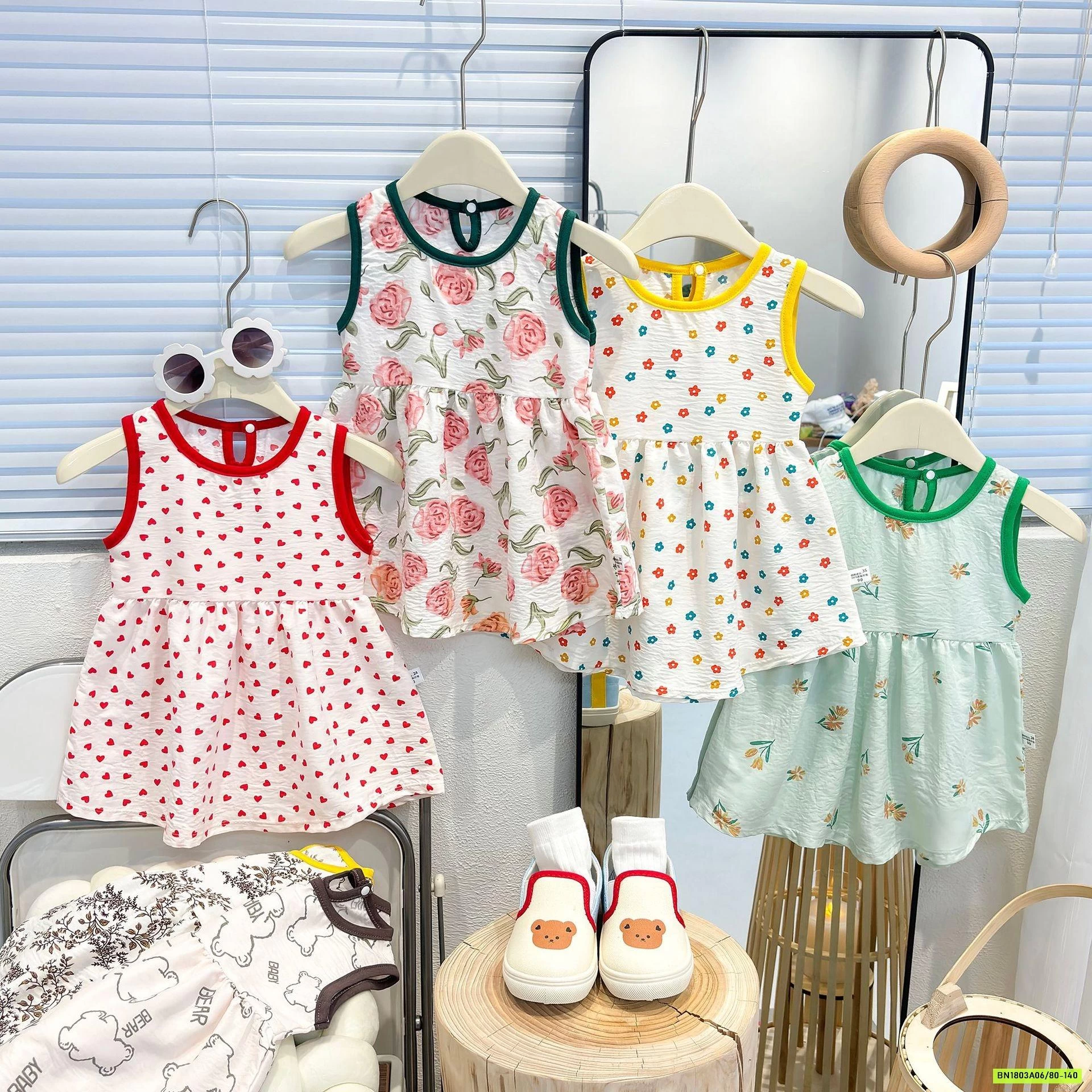 VÁY LANH SÁT NÁCH HOA NHÍ