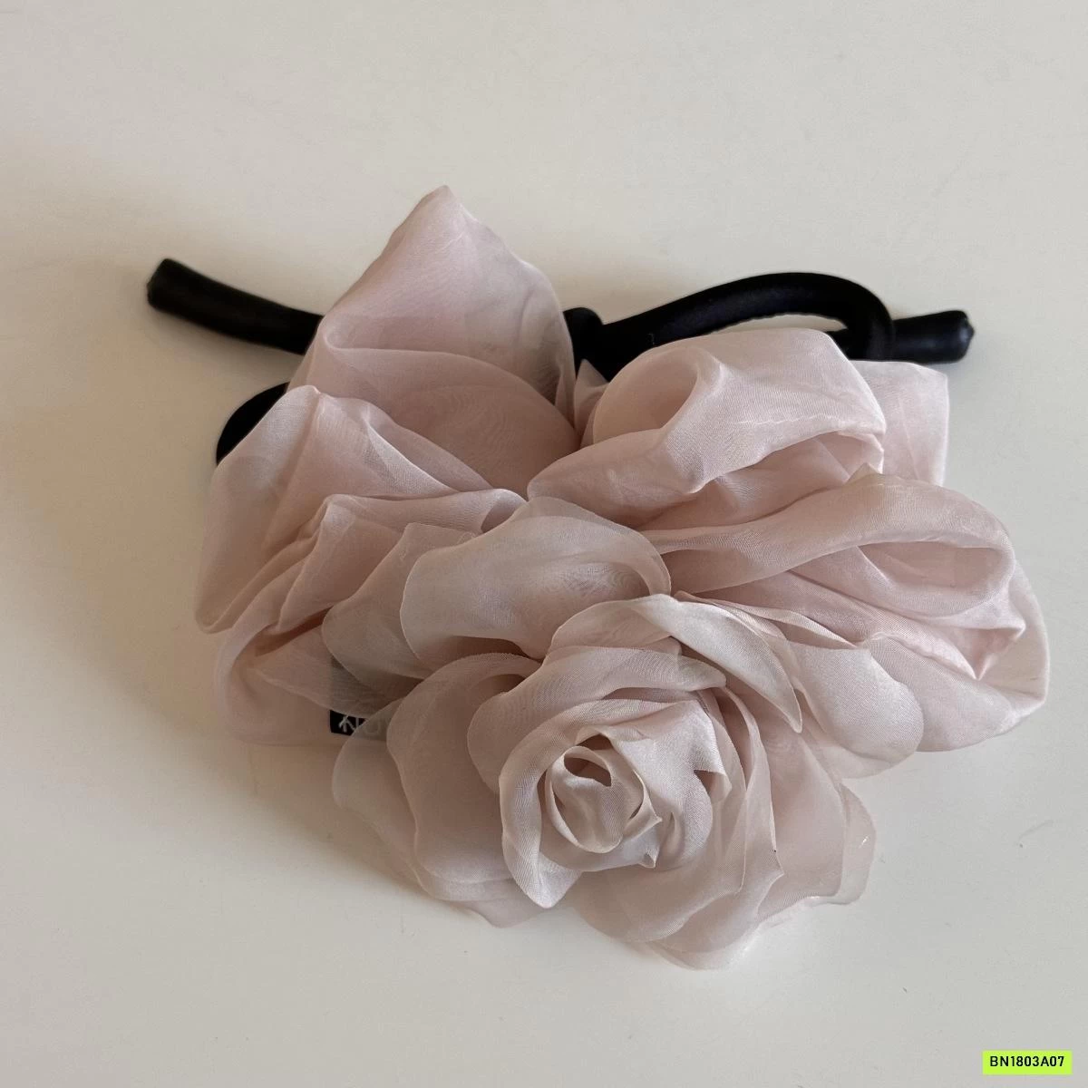 BUỘC TÓC HOA HỒNG