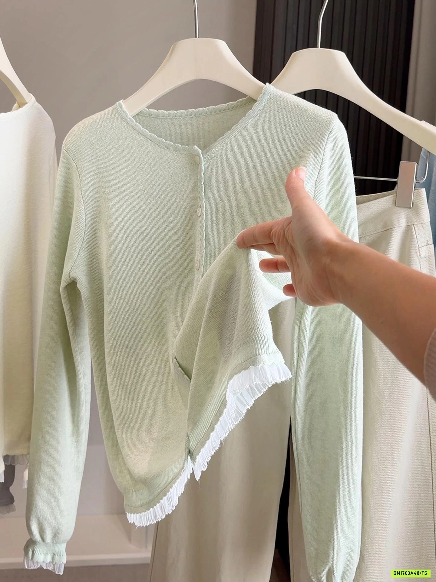 MONTGOGHI VIỀN REN ANNA