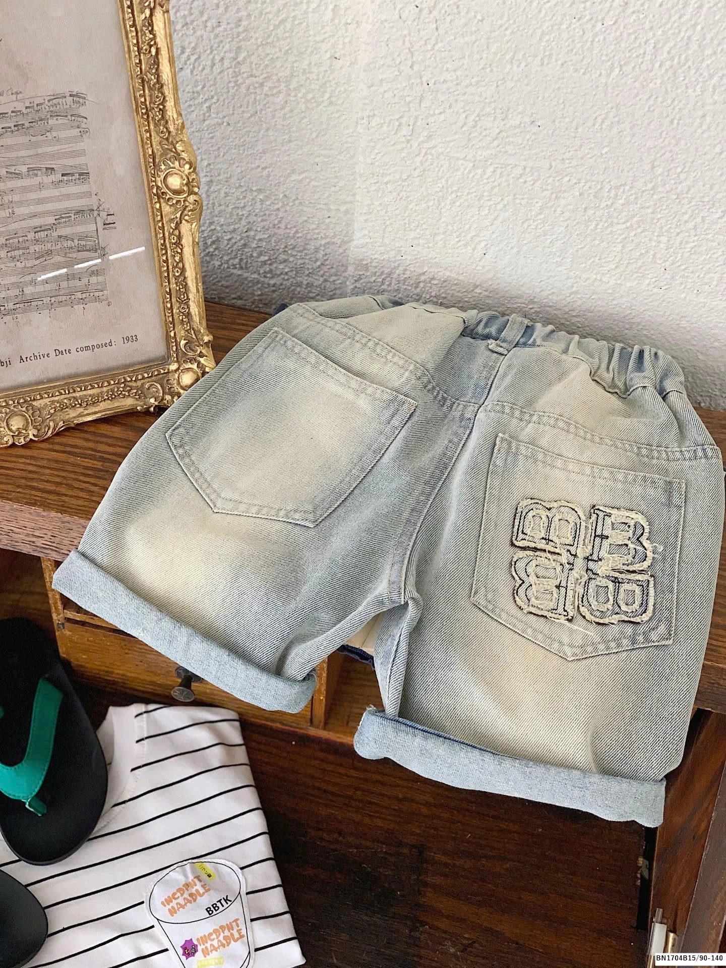 QUẦN SHORT JEAN CHỮ B