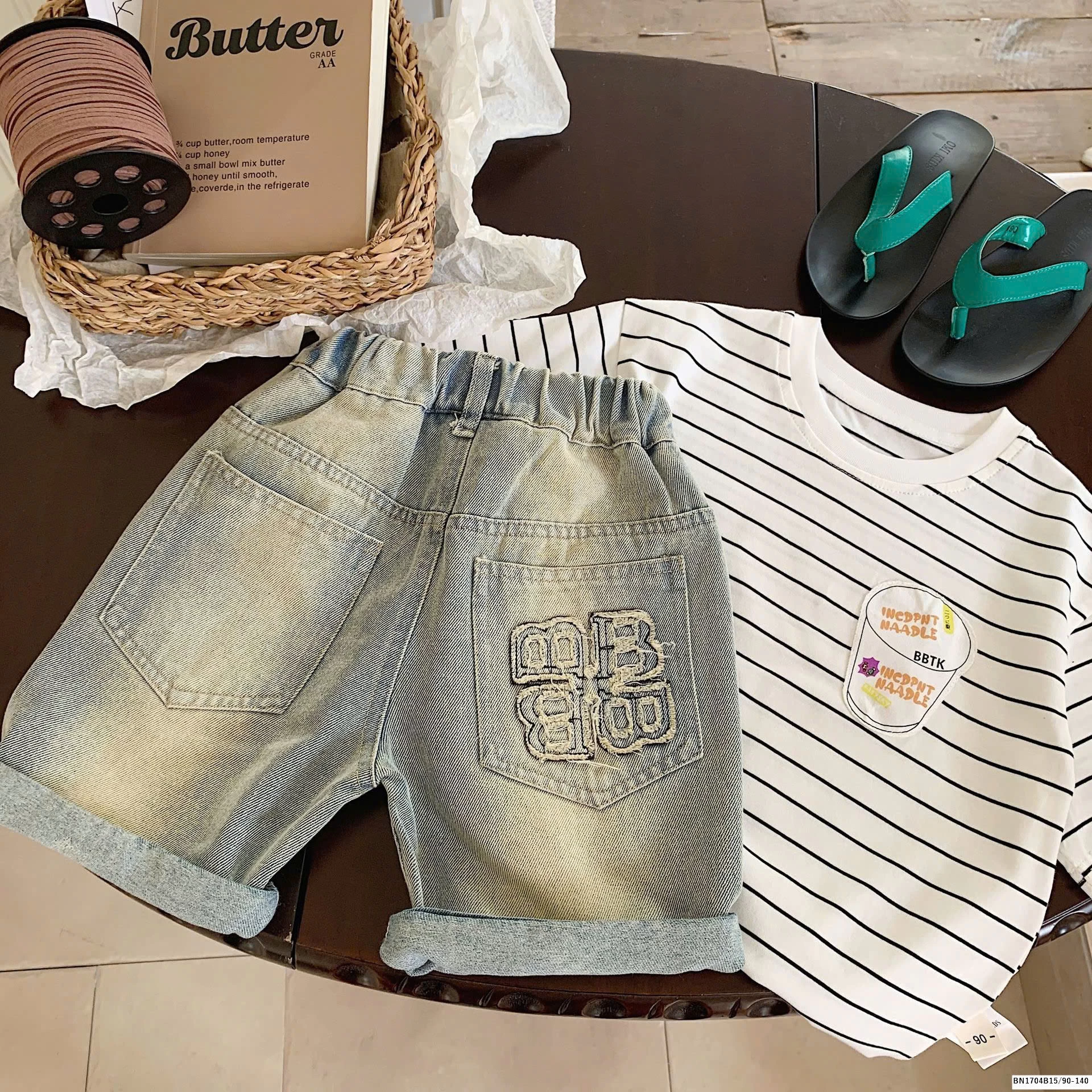 QUẦN SHORT JEAN CHỮ B